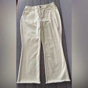 NWT - BAR III - Cream / Ivory Cropped Jeans - Size 8